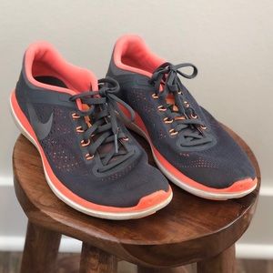 Nike flex 2016 run women’s 9 1/2 tennis shoes